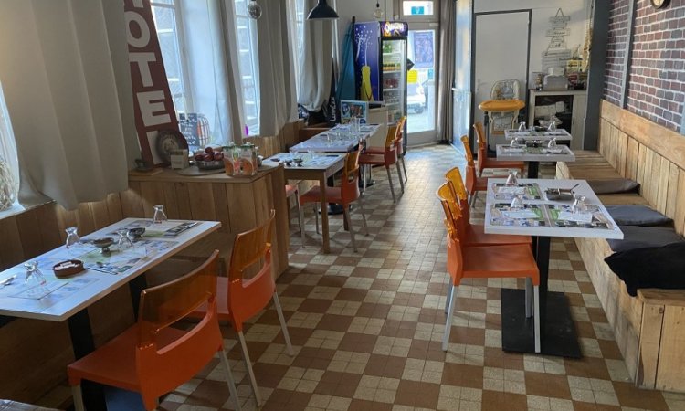 Restaurant avec terrasse - Égliseneuve-d'Entraigues - La Grange